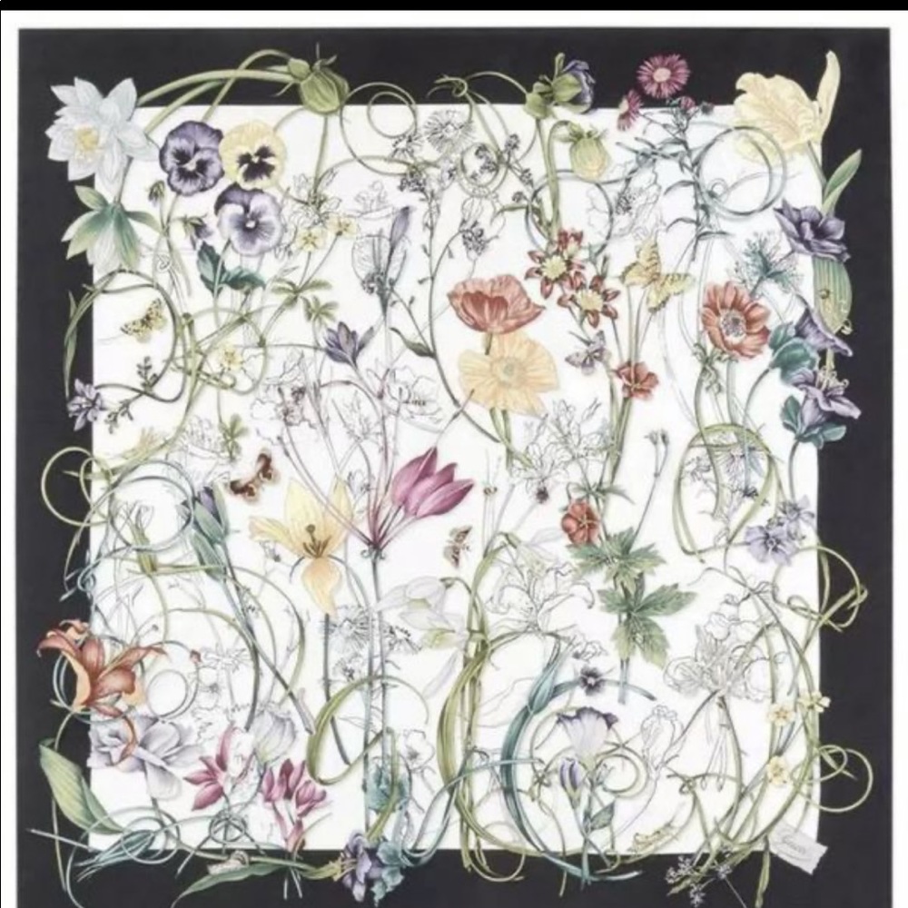 GUCCI Flora Scarf/ Wrap